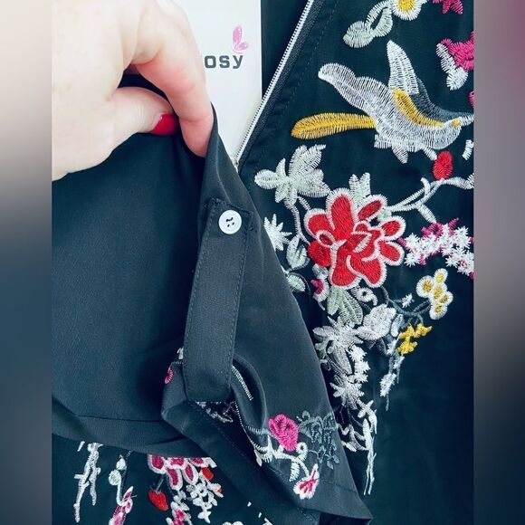 Grosy Loose Fit Floral Embroidered Boho top NWT color black size L V Neck zipper - Picture 8 of 10